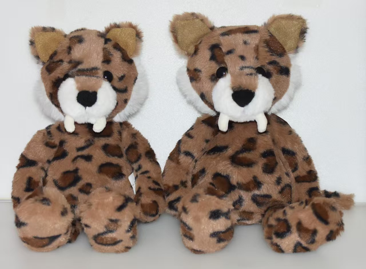 Very soft printed recycled plush leopard